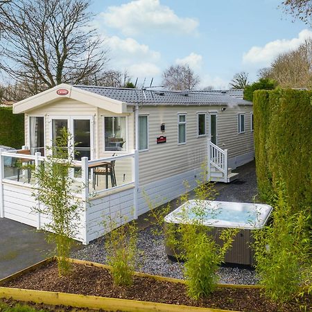 Noble Court Holiday Park Narberth Bagian luar foto